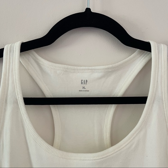 NWT Gap Ribbed Tank with Built in Bra White Size XL - Picture 3 of 8